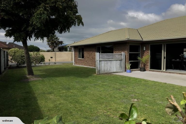 Photo of property in 2 Sophies Way, Papamoa Beach, Papamoa, 3118