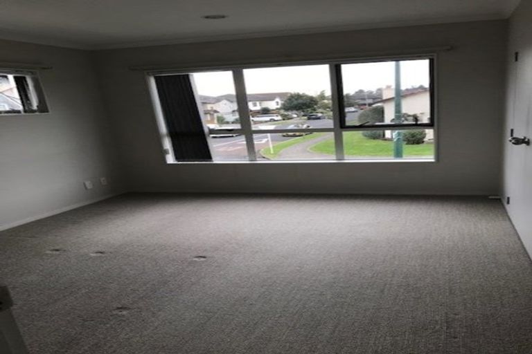Photo of property in 2 Lorenzo Way, Flat Bush, Auckland, 2016