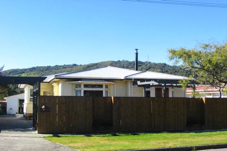 Photo of property in 113 Marlborough Street, Greymouth, 7805