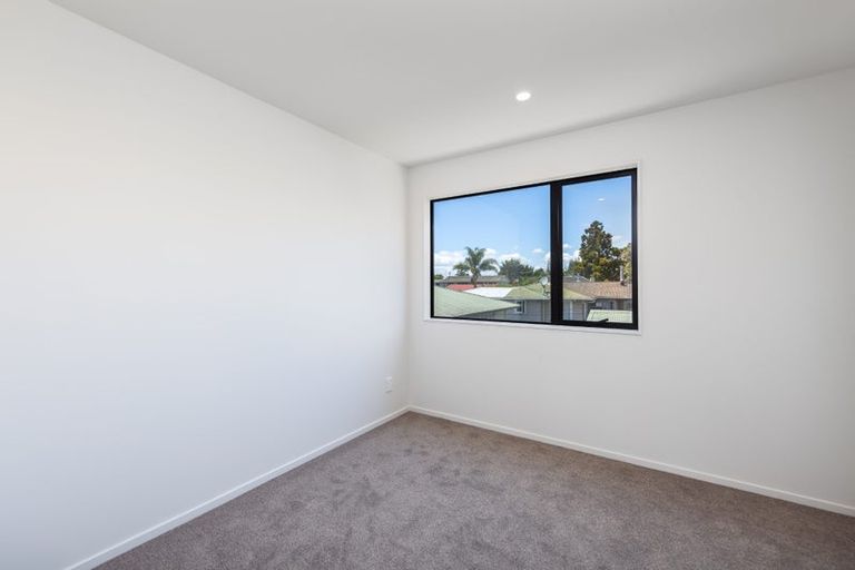 Photo of property in 10/115 Swanson Road, Henderson, Auckland, 0610