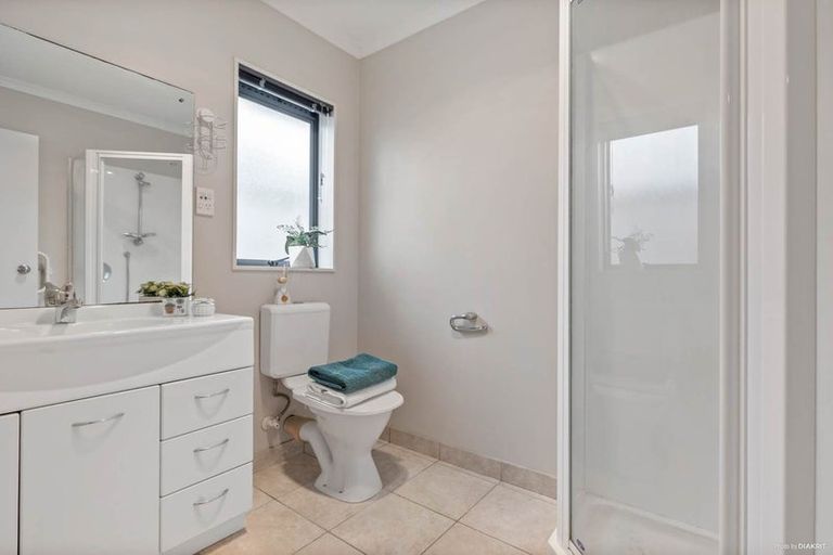 Photo of property in 30 Coventry Way, Long Bay, Auckland, 0630