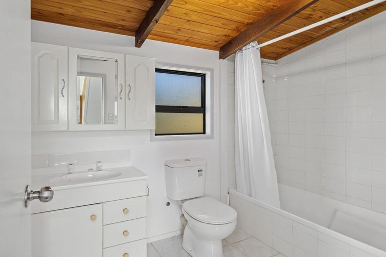 Photo of property in 390 Paremoremo Road, Paremoremo, Auckland, 0632