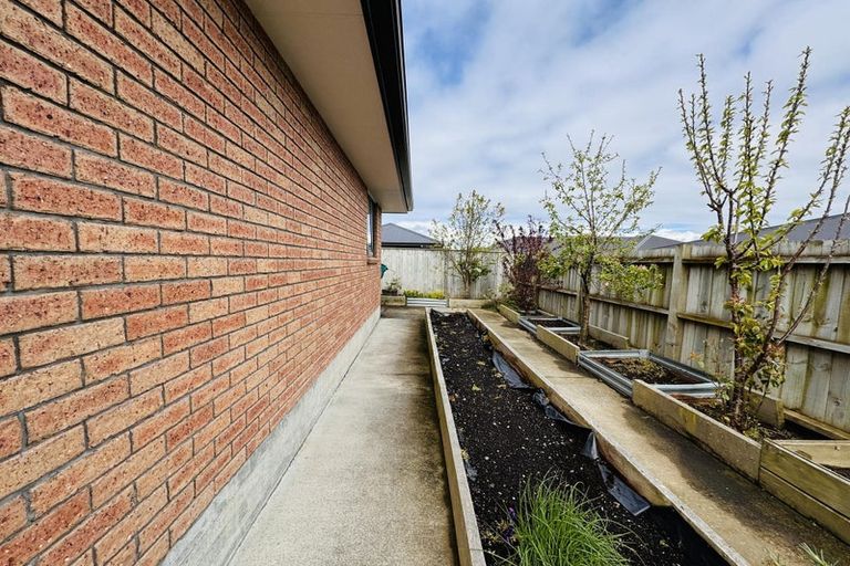 Photo of property in 8 Gibraltar Way, Fitzherbert, Palmerston North, 4410