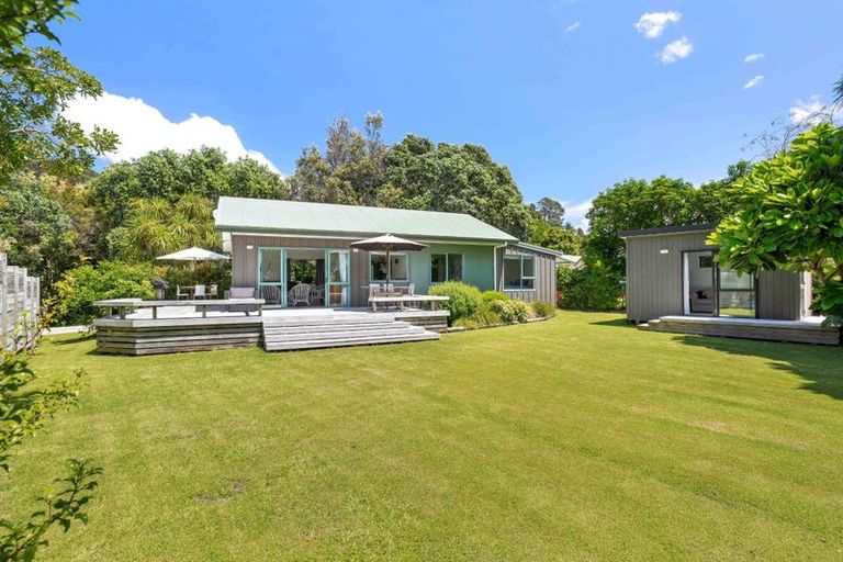 Photo of property in 15 Holland Close, Pauanui, Hikuai, 3579