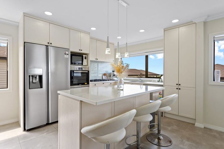 Photo of property in 791a East Coast Road, Northcross, Auckland, 0630