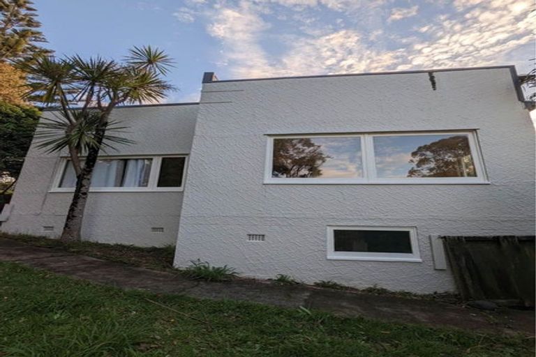 Photo of property in 107 Glengarry Road, Glen Eden, Auckland, 0602