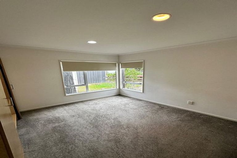 Photo of property in 2/13 Markham Place, Bucklands Beach, Auckland, 2012