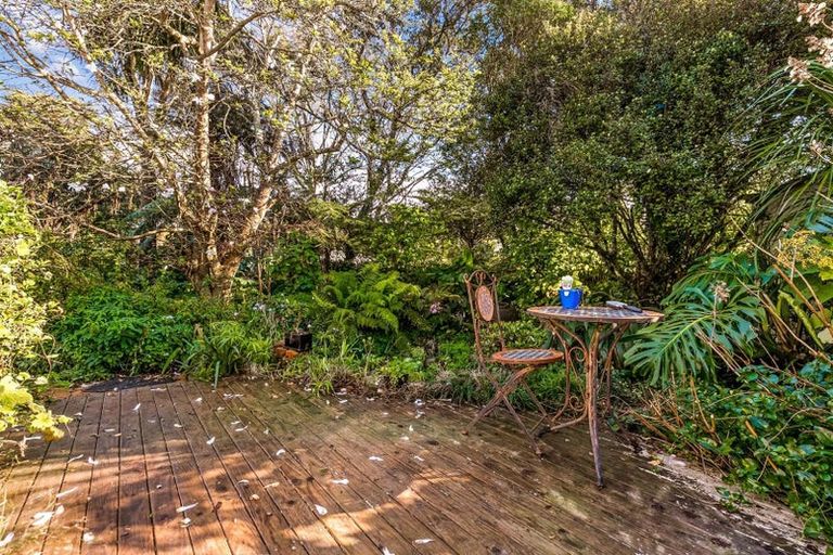 Photo of property in 11 Orere Point Road, Orere Point, Papakura, 2585