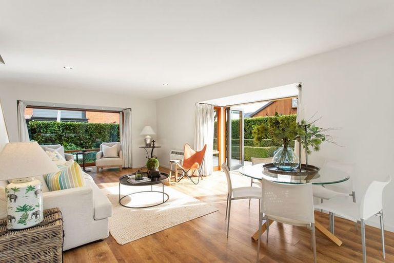 Photo of property in 114b Memorial Avenue, Burnside, Christchurch, 8053