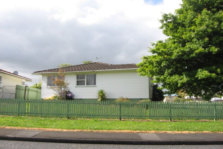 Photo of property in 74 Tatariki Street, Rosehill, Papakura, 2113