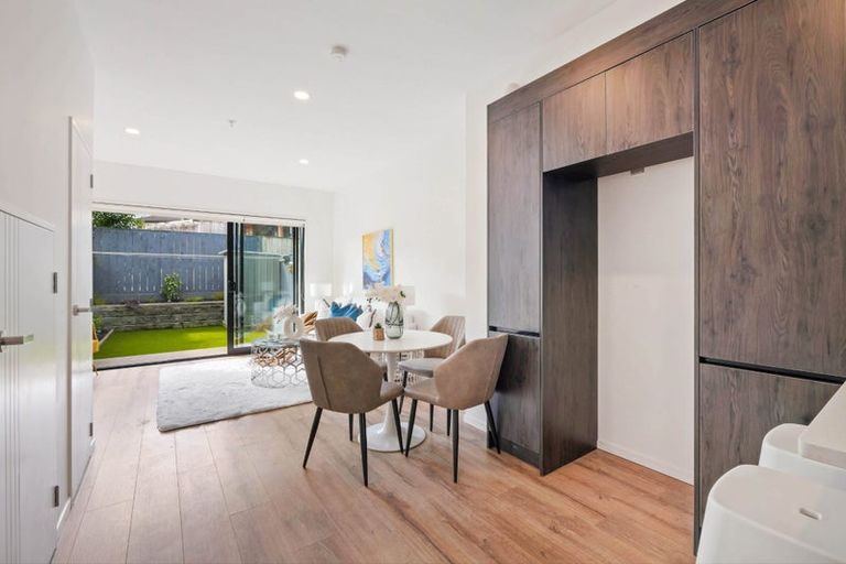 Photo of property in 7 Waru Lane, Te Atatu Peninsula, Auckland, 0610