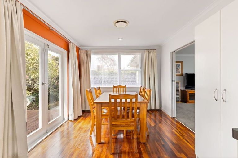 Photo of property in 9 Patea Place, Terrace End, Palmerston North, 4410