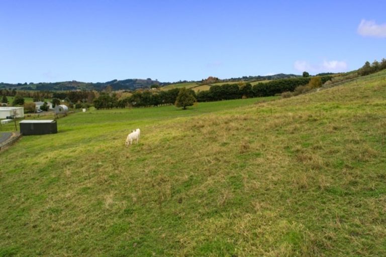 Photo of property in 143a Ingram Road, Bombay, Drury, 2579