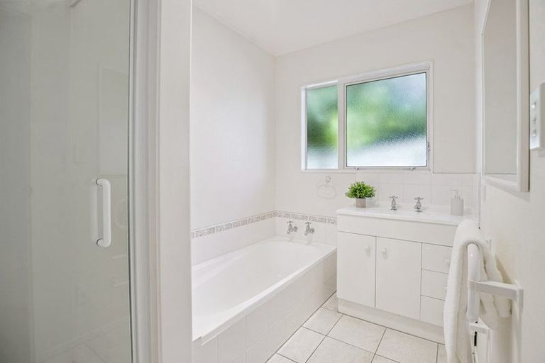 Photo of property in 36b Charlotte Street, Stanmore Bay, Whangaparaoa, 0932