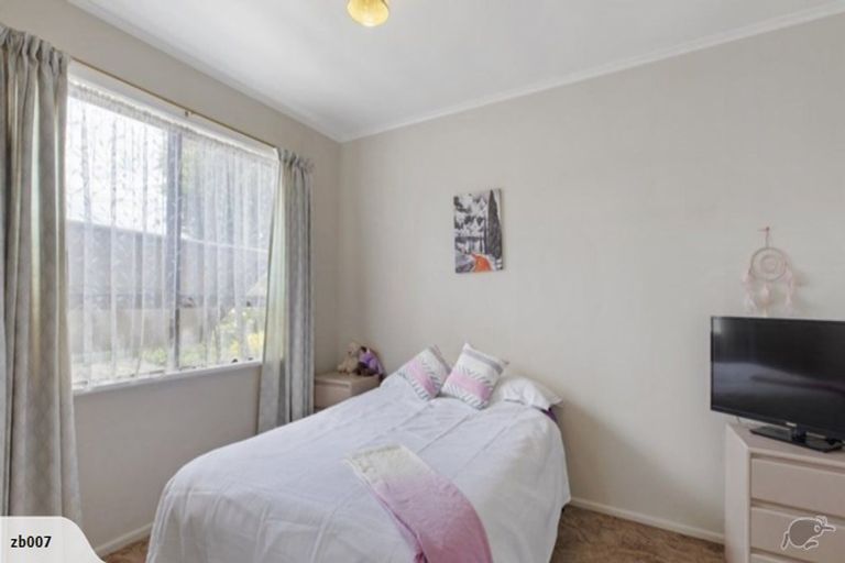 Photo of property in 1/14 Cosgrave Road, Papakura, 2110