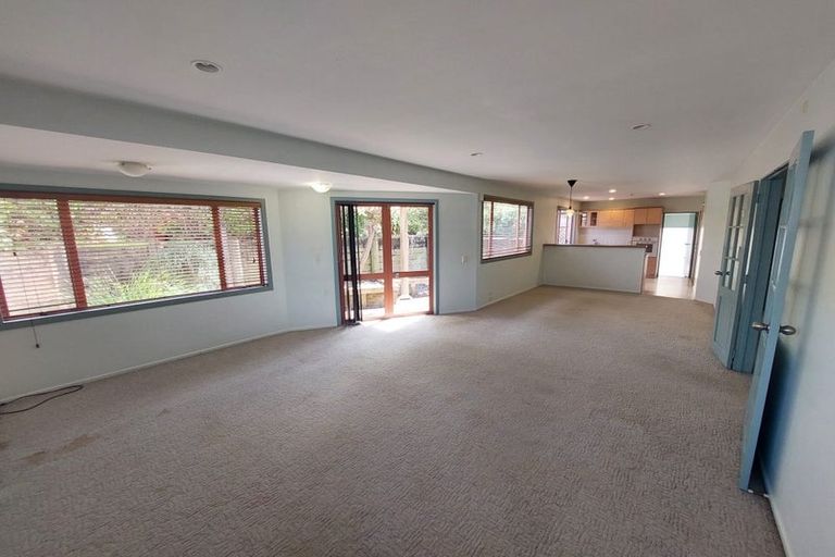 Photo of property in 32 Birdwood Avenue, Moturoa, New Plymouth, 4310