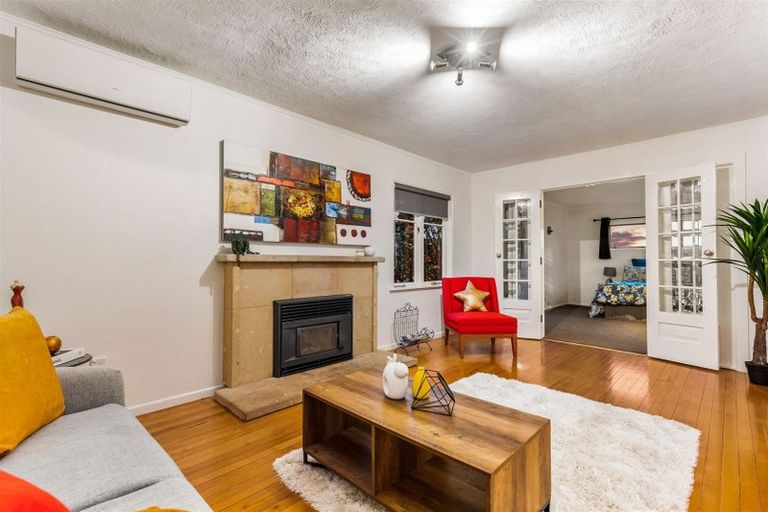 Photo of property in 218 Sturges Road, Henderson, Auckland, 0612