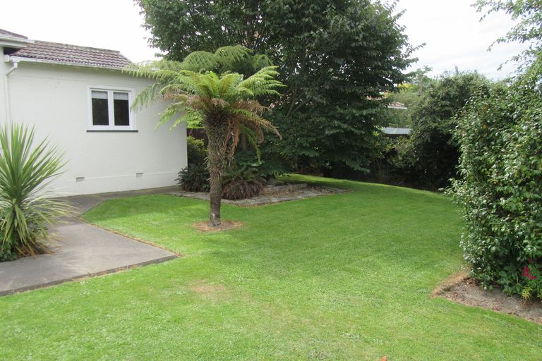 Photo of property in 33 Rhodes Street, Waimate, 7924