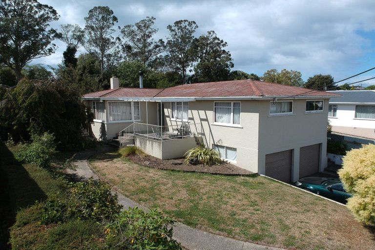 Photo of property in 16 Oxford Street, Holmes Hill, Oamaru, 9401