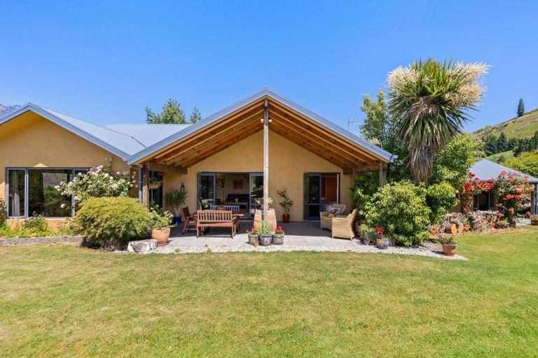 Photo of property in 2 Bramshill Drive, Lower Shotover, Queenstown, 9371