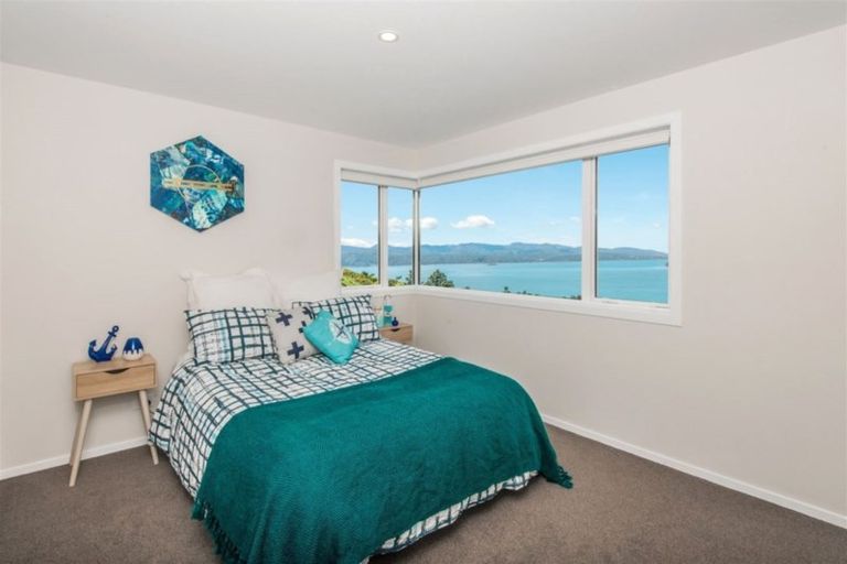 Photo of property in 8 Cessna Way, Newlands, Wellington, 6037