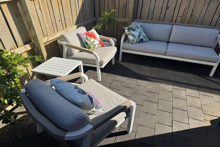 Photo of property in 1/71 Aviemore Drive, Highland Park, Auckland, 2010