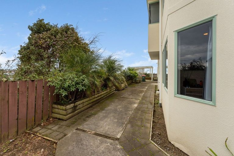 Photo of property in 3a Hillcrest Street, Glen Avon, New Plymouth, 4312