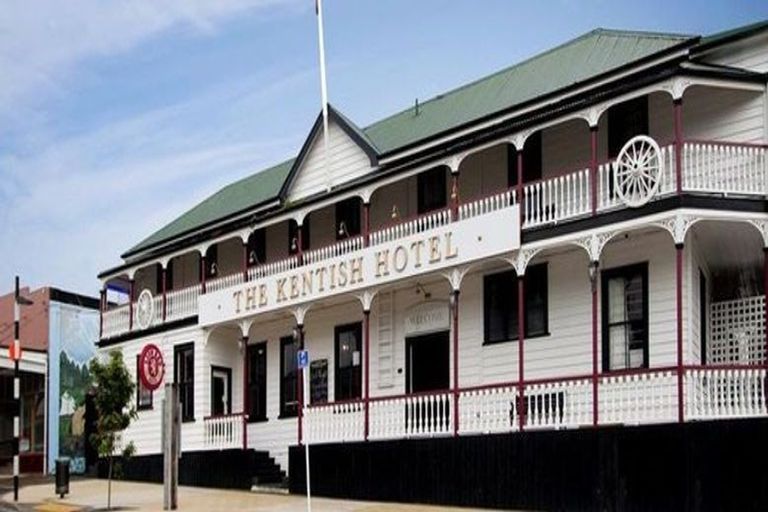 Photo of property in 42 Harbour Crest Drive, Waiuku, 2123