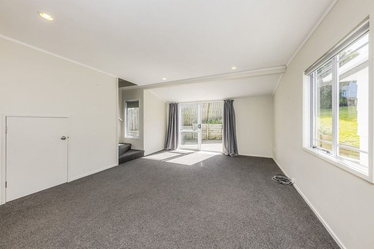 Photo of property in 27a Rotoiti Avenue, Pakuranga Heights, Auckland, 2010