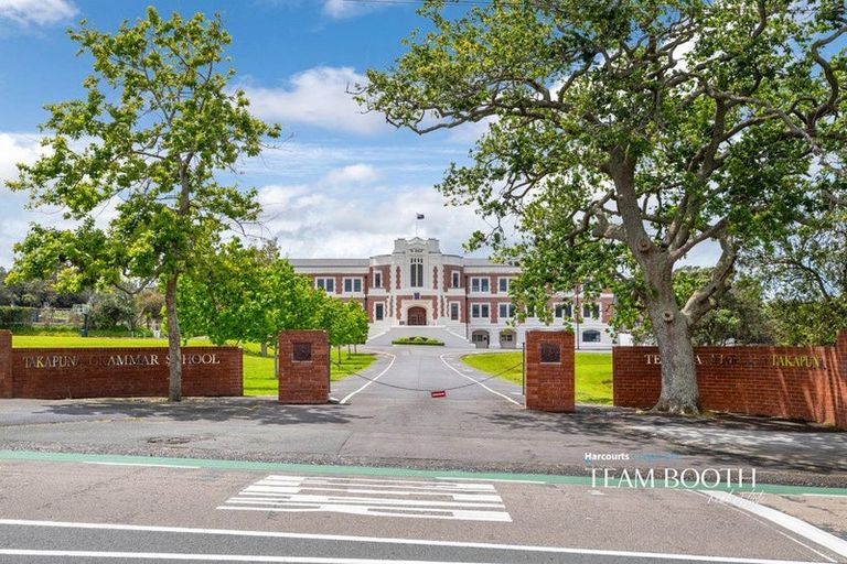 Photo of property in 2/36 Cassino Street, Bayswater, Auckland, 0622