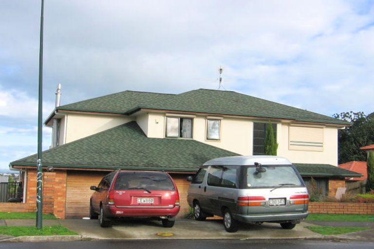 Photo of property in 11 Pistachio Place, Goodwood Heights, Auckland, 2105