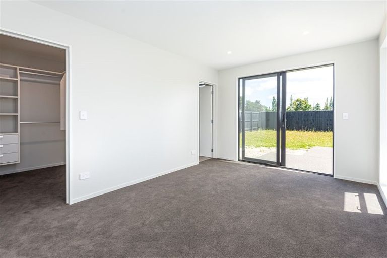 Photo of property in 8 Angus Place, Rangiora, 7400