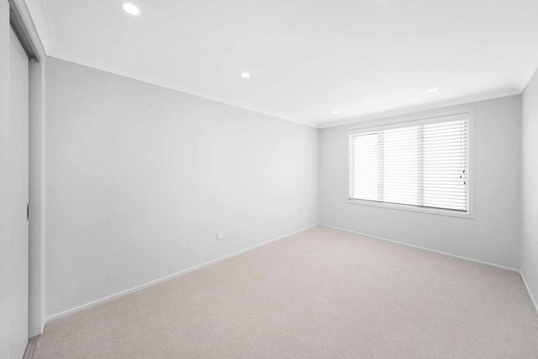 Photo of property in 6 Tiaki Lane, Karaka, Papakura, 2113