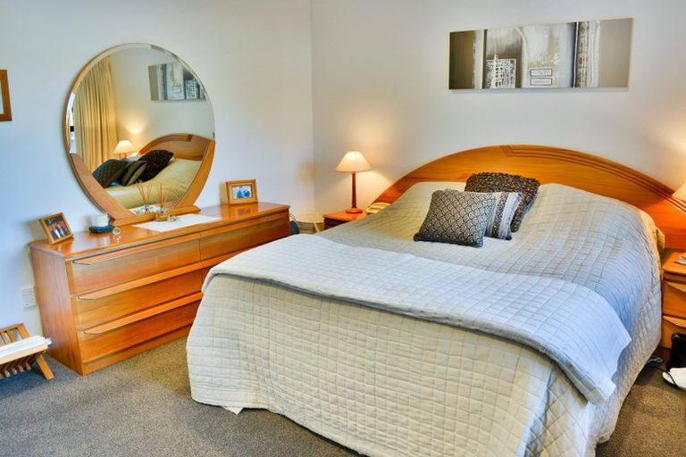 Photo of property in 2/54 Hebron Road, Waiake, Auckland, 0630