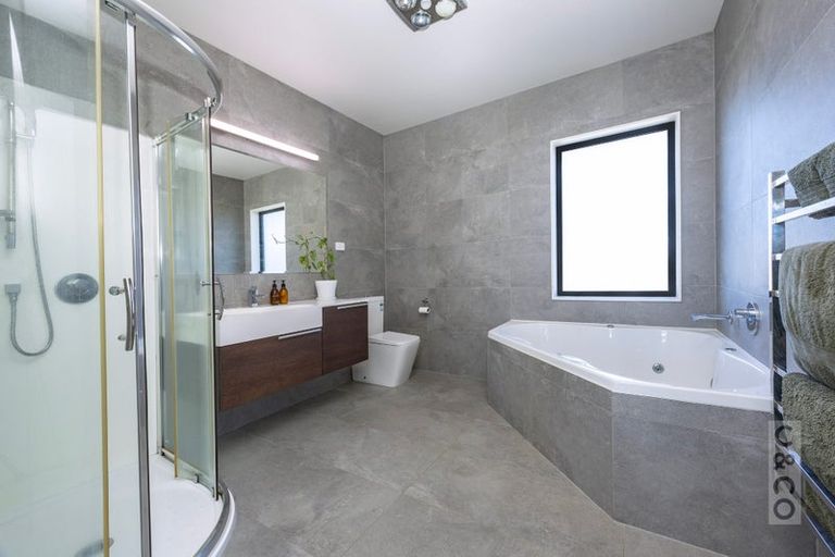 Photo of property in 2 Pitoitoi Drive, Riverhead, 0820