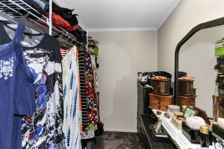 Photo of property in 9 Mccall Drive, Waiuku, 2123