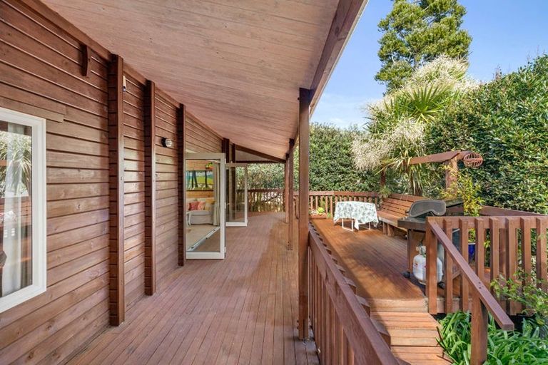 Photo of property in 64 Seabrook Avenue, New Lynn, Auckland, 0600