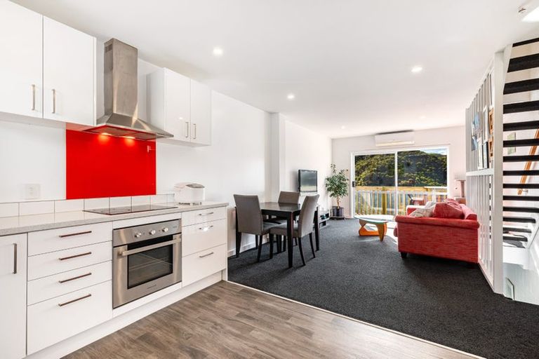 Photo of property in 2 Narbada Crescent, Khandallah, Wellington, 6035