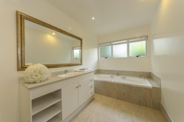 Photo of property in 104 Cannon Hill Crescent, Mount Pleasant, Christchurch, 8081