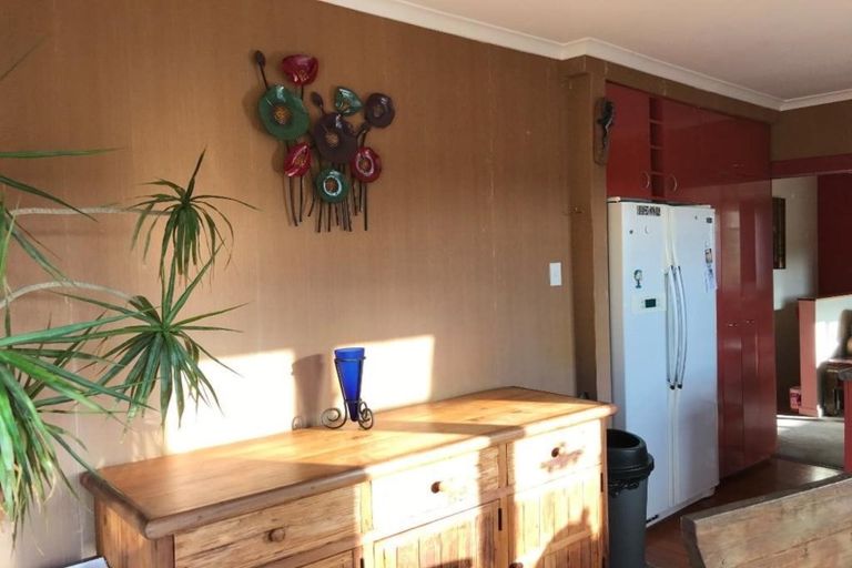 Photo of property in 92 Milton Terrace, Picton, 7220