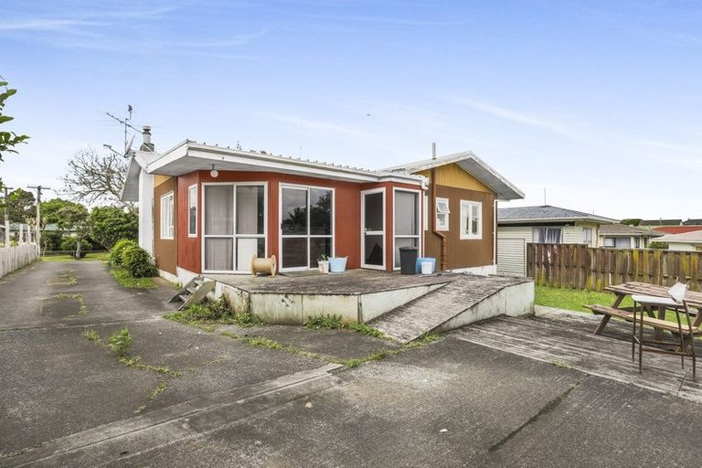Photo of property in 38 Mckean Avenue, Manurewa, Auckland, 2102