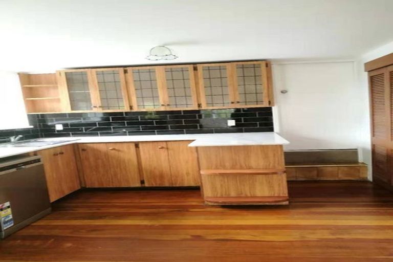 Photo of property in 107 Parkvale Road, Karori, Wellington, 6012