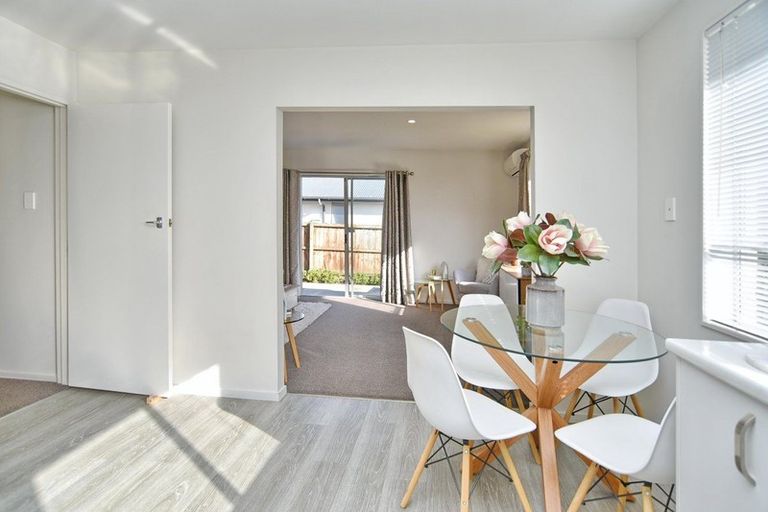 Photo of property in 17a Queenspark Drive, Parklands, Christchurch, 8083