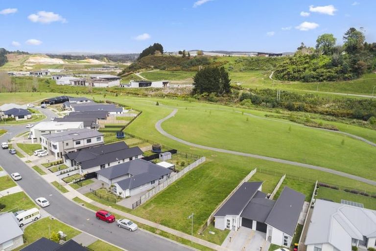 Photo of property in 109 Awataha Crescent, Pyes Pa, Tauranga, 3110