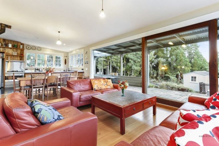 Photo of property in 859-863 West Coast Road, Oratia, Auckland, 0604