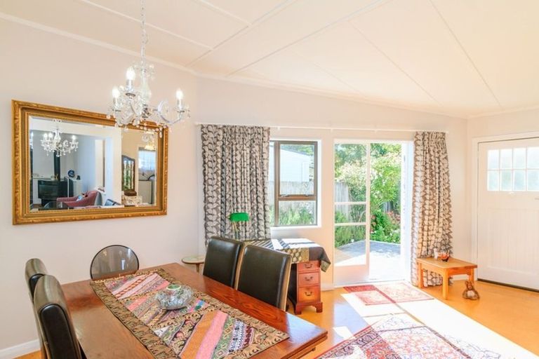 Photo of property in 115 Muritai Road, Eastbourne, Lower Hutt, 5013