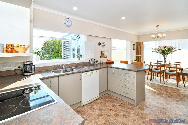 Photo of property in 74 Grande Vue Road, Hillpark, Auckland, 2102