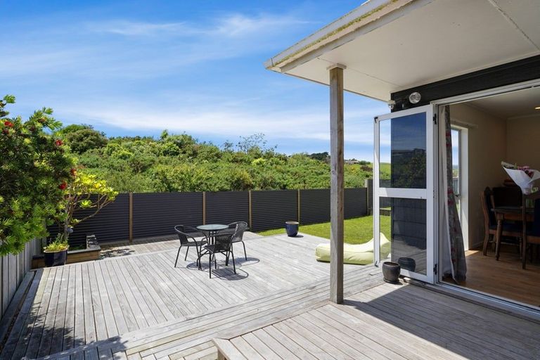 Photo of property in 7 Westridge, Camborne, Porirua, 5026