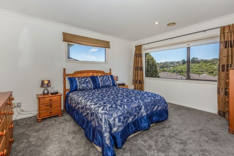 Photo of property in 19 Te Puia Drive, Aotea, Porirua, 5024