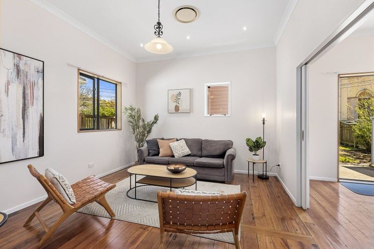 Photo of property in 302 The Parade, Island Bay, Wellington, 6023